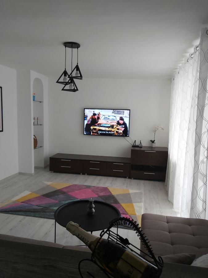 Chic Apartament デヴァ エクステリア 写真